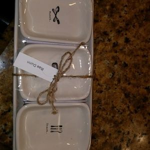 Rae dunn munch, nibble snack and tray